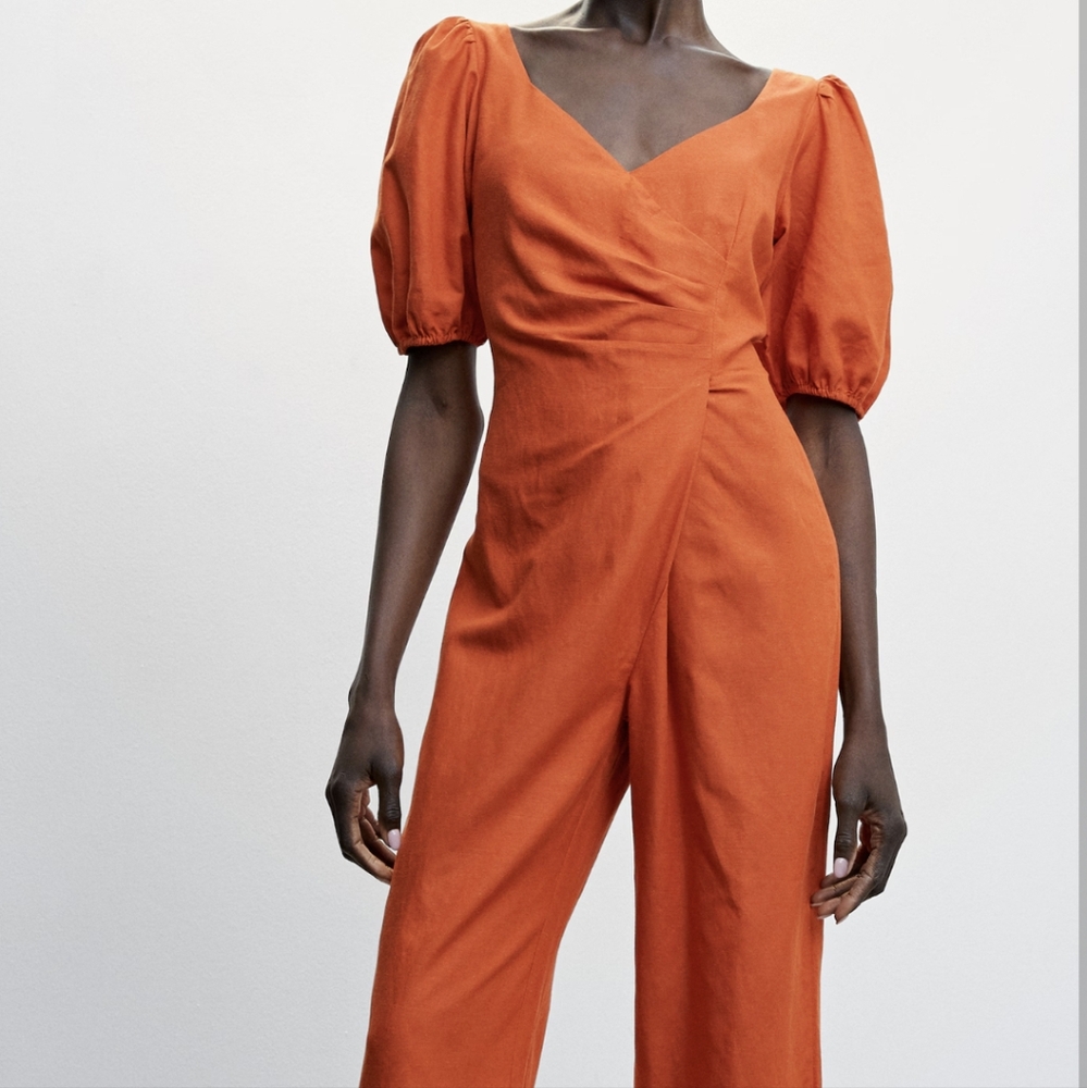 Nwt Jumpsuit with puffed sleeves